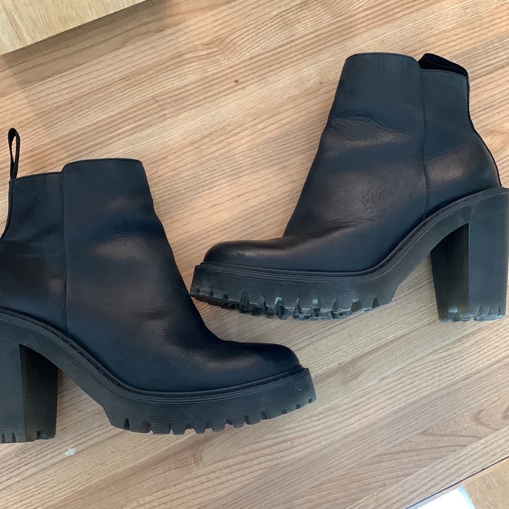 Dr Martins Magdalena ankle boots